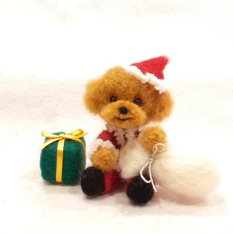 【受注作成】羊毛フェルトのクリスマス飾り　サンタクロースになったトイプードル