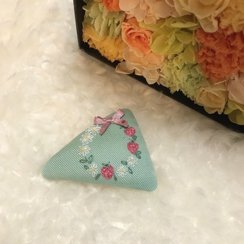 【受注制作】お名前刺繍パッチンピン＊2つで100円引き＊