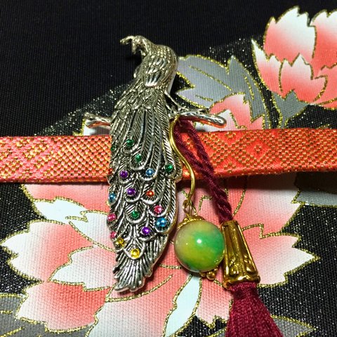 ★ 孔雀 の 魔法 ★  花翡翠 と タッセル チベタン花座 の 帯留 帯飾り ブローチ ネックレス