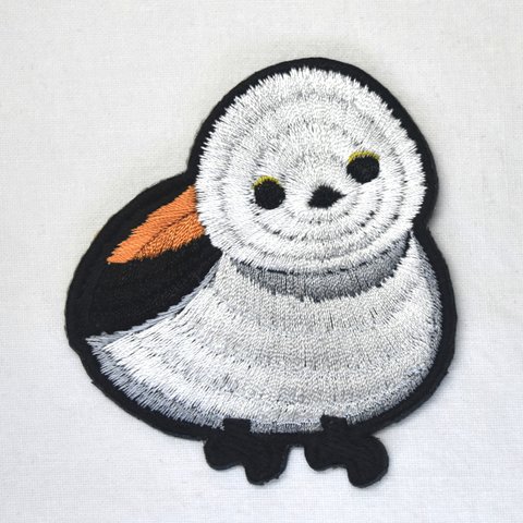 雪の妖精　シマエナガ　刺繍ワッペン　アップリケ　シール可