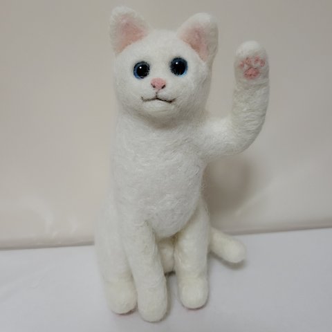 羊毛フェルト   白猫ちゃん(招き猫)