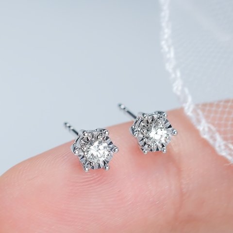 天然ダイヤモンドピアス0.2ct　k18