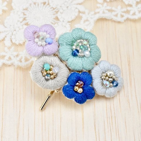 お花5つの刺繍のポニーフック