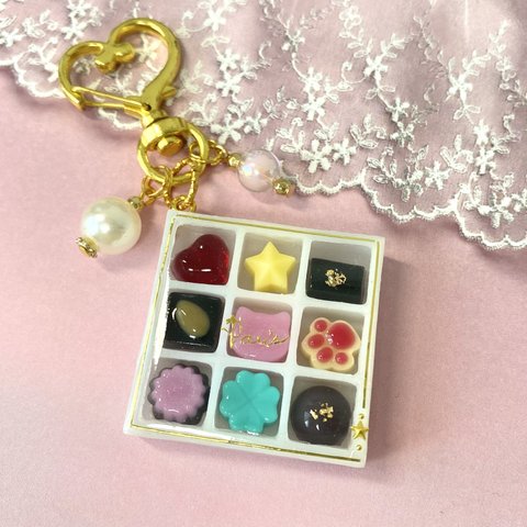 ミニチュアチョコレートBOX レジンキーホルダー