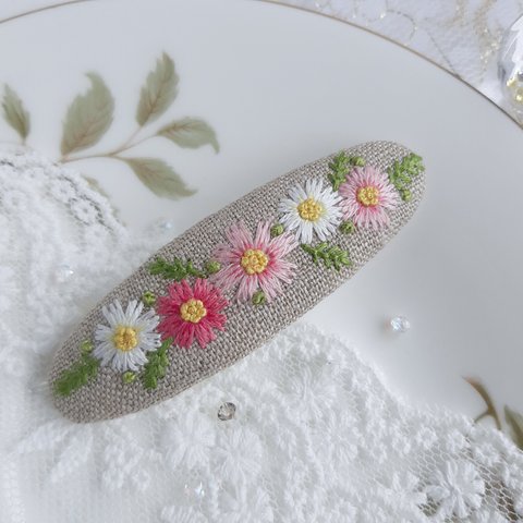 (7㎝)大人可愛い コスモス 刺繍パッチンピンB