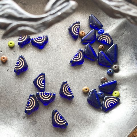 【4コセット】#czech beads#チェコビーズ　triangle12✖️8㍉ cobalt blue/bronze