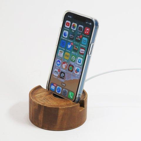 栃の木製iPhone スタンド（10〜11.5mm厚ケース用）