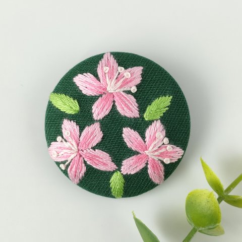 【受注製作】満開のツツジの花刺繍ブローチ