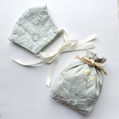 マーガレット刺繍リボンマスク&ミニ巾着セット(グレイッシュミント)