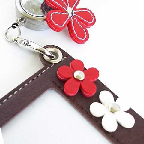 【 再販売 】リールキー付きflowerストラップ＆ カードホルダー　　brown＆red