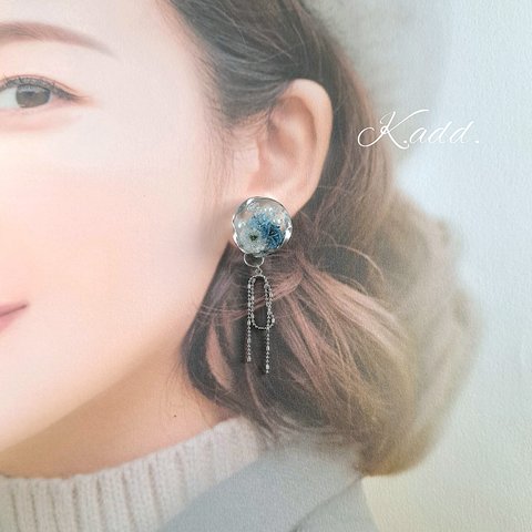 チェーンチャームの華やかイヤリング/ピアス　銀色