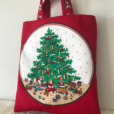 持ち手が素敵なツリーと木馬のクリスマスバッグ