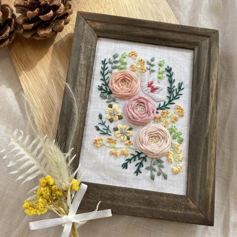 【刺繍フレーム】バラとミモザ rose garden　刺繡額 インテリア枠 壁掛け 