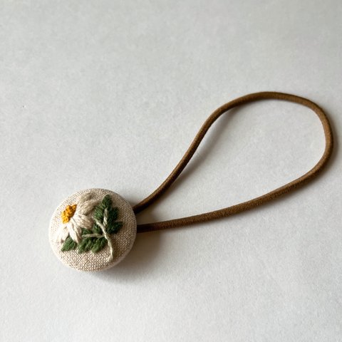  小花　刺繍 ヘアゴム