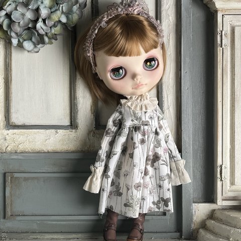 2409 リバティ ワンピース　みつばちゃん　 Blythe ブライス アウトフィット 洋服