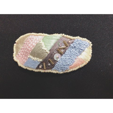 刺繍ヘアピン