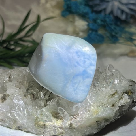 愛と平和の守護石✨　アイス　ラリマー　原石　タンブル