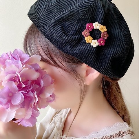 刺繍糸で編んだブローチ-アースカラー-