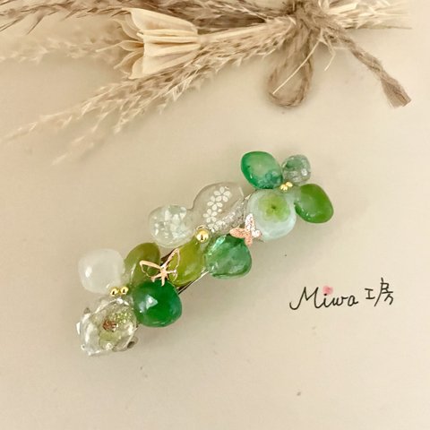 グリーンのお花のバレッタ　No.120