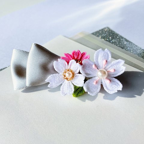 シルバーリボン　ヘアクリップ　桜(白色)　