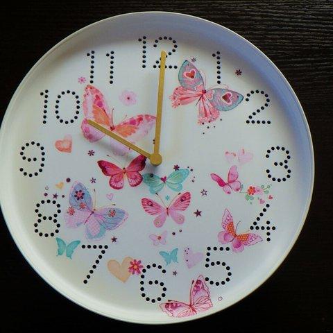 蝶と小花　幸せ運ぶ　かわいい　掛け時計❤︎