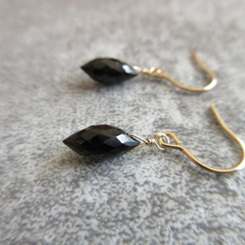 14kgf  black spinel marquise p-er