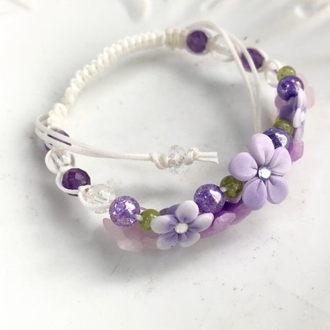 紫の小花と天然石のフラワーガーデン編み込みブレスレット