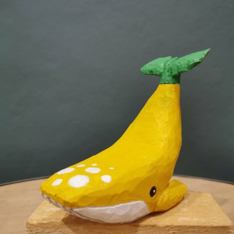 バナナ鯨 (Banana whale)