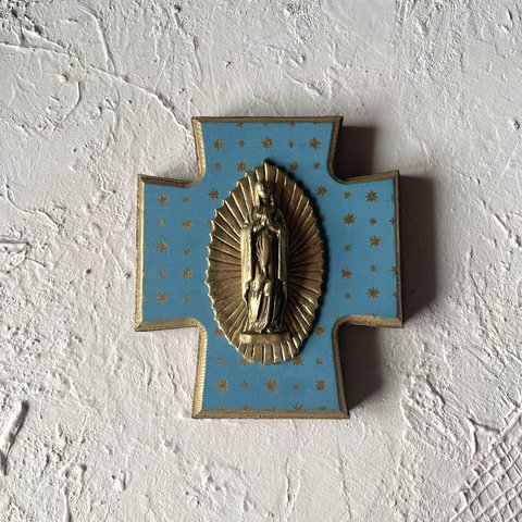 アトランティコ・ブルーの壁掛け十字架