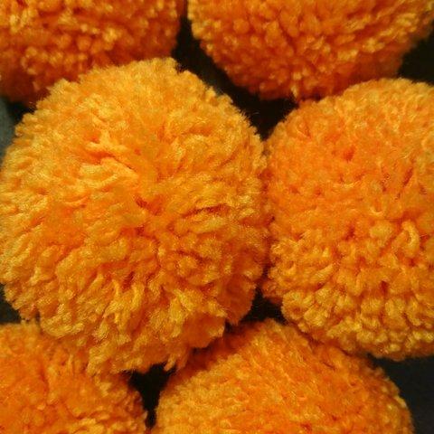 毛糸ボール・オレンジ 約6～7cm 3個