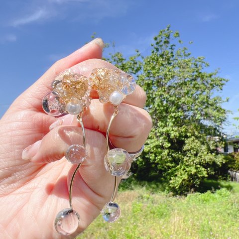 新作ﾟ球体×クリア×うねうね ゴールド×レジン イヤリング ピアス アクセサリー  ウェディング