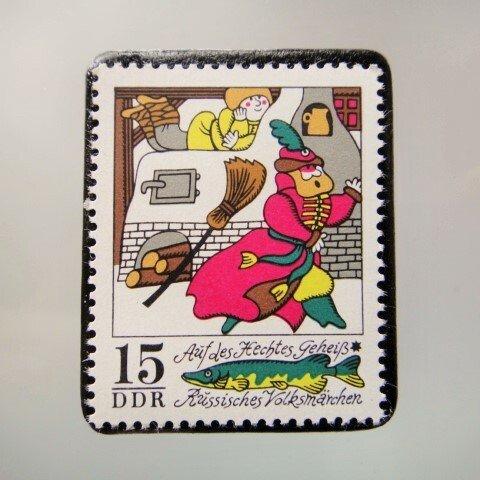 ドイツ　童話　チョウザメ物語　切手ブローチ　5134