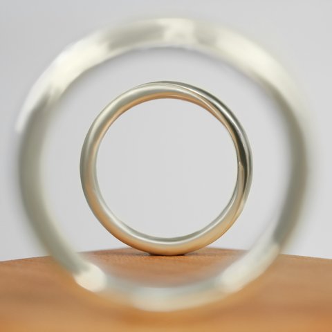 『t⳽uƙi☾wa』月の結婚指輪 カジュアルモデル ホワイトゴールド ペアリング 2本セット ( 光沢&つや消しマット)  結婚指輪のオーロ