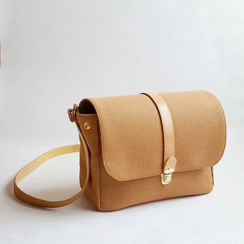 shoulder bag /KURASHIki〈camel〉