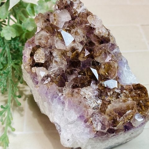 カコクセナイト内包✨  アメジスト　紫水晶　クラスター　原石　ラフストーン