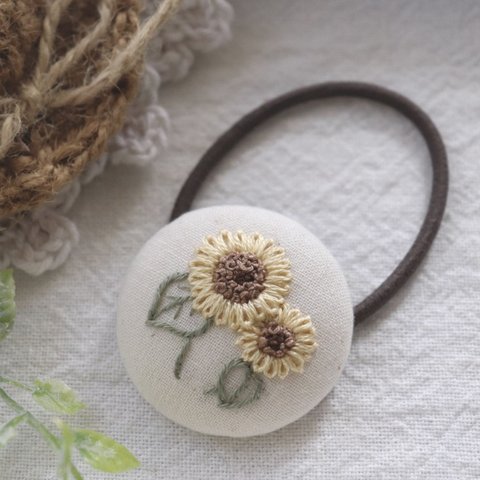 ﾋﾏﾜﾘ ~太陽のお花 *刺繍ﾍｱｺﾞﾑ〘 オリジナル雑草刺繍 〙*7~9月