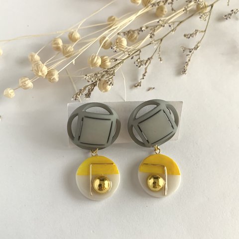 smorky square button x lemon yellow earrings