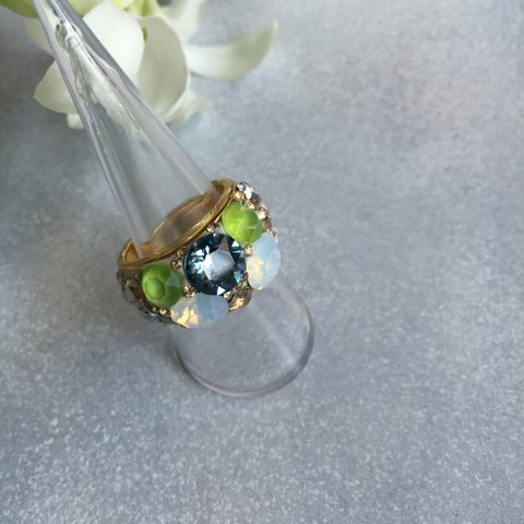 Light green & gold swarovski ring