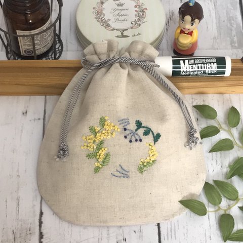 手刺繍🪡巾着ポーチ🌼ミモザ