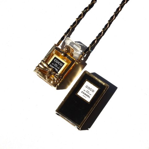 COCO CHANEL perfume bottle vintage necklace