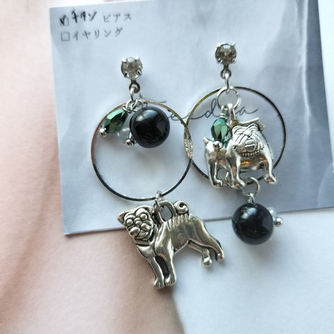 ブルドッグ🐾アシンメトリーピアス/イヤリング