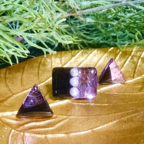 艶っとblack & キラキラviolet 四角い帯留め&三角ピアス