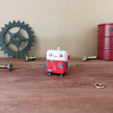 昭和レトロなロボchiのマスコット┃ロボットぬいぐるみチャーム