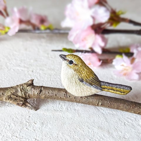 ウグイスの刺繍ブローチ　春　野鳥