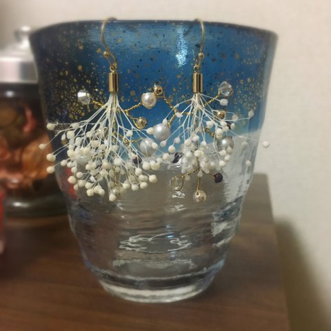 かすみ草のツイッギーピアス