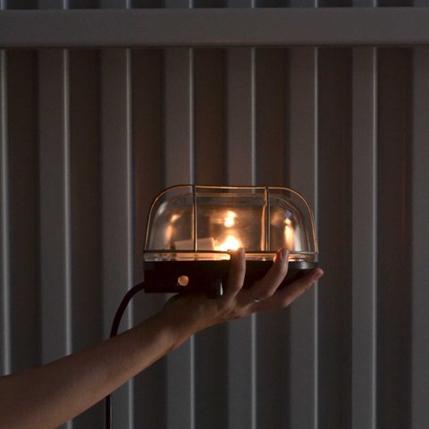 Capsule lamp BLOC