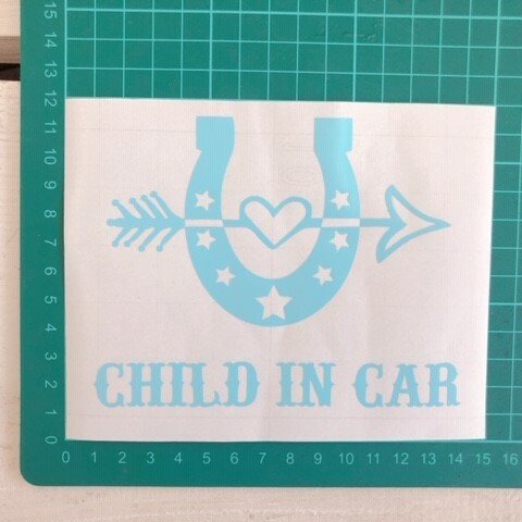 CHILD IN CARステッカー