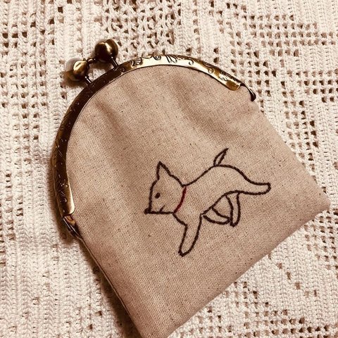 犬の刺繍のがま口