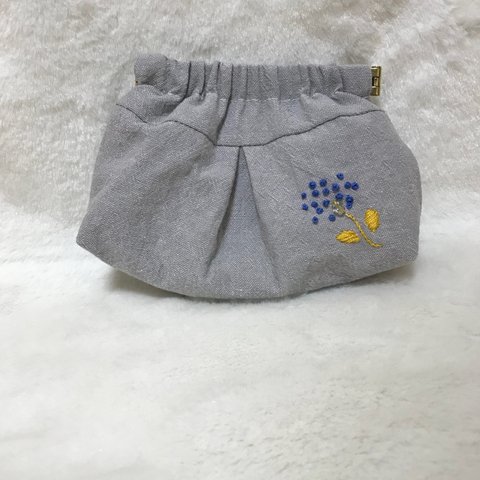 バネ口ポーチ・ケース【刺繍入り】一点