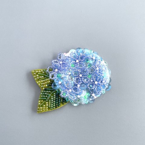 紫陽花のビーズ刺繍ブローチ⭐︎母の日にも